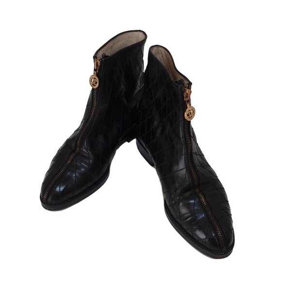 CHANEL Matelasse - Black Calf Leather Boots Gold hardware 399-030525 - Picture 2 of 7
